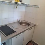 Apartament Alhambra, Pour 4 Personnes Avec Parking, Piscine, Clim