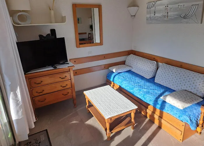 Alhambra, Pour 4 Personnes Avec Parking, Piscine, Clim אגדה