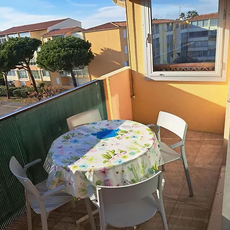 Alhambra, Pour 4 Personnes Avec Parking, Piscine, Clim