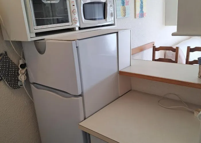 Alhambra, Pour 4 Personnes Avec Parking, Piscine, Clim Lägenhet *