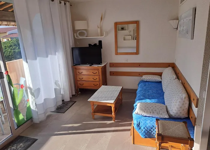 Lägenhet Alhambra, Pour 4 Personnes Avec Parking, Piscine, Clim