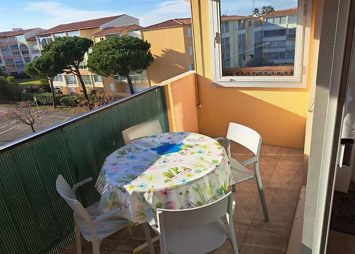 Alhambra, Pour 4 Personnes Avec Parking, Piscine, Clim