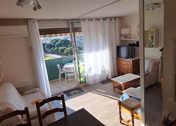 Alhambra, Pour 4 Personnes Avec Parking, Piscine, Clim